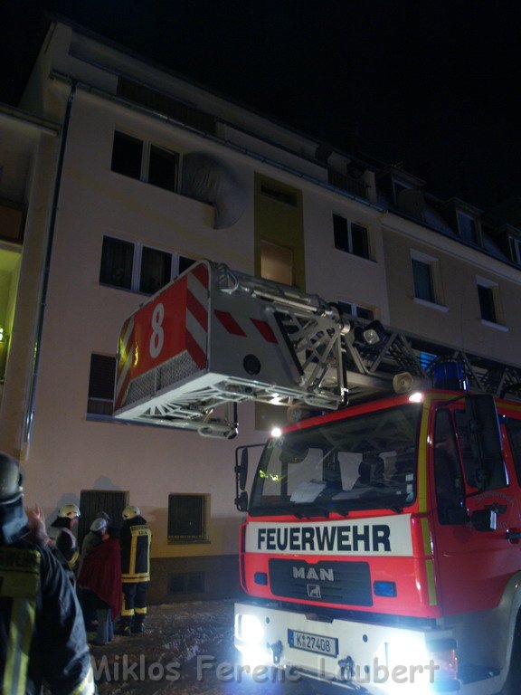 Feuer in Kueche Koeln Vingst Homarstr P581.JPG